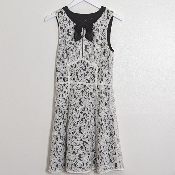 Victoria's Secret Dress A-Line Fit Flare White Lace Overlay Black Open Back 4 - Picture 1 of 11